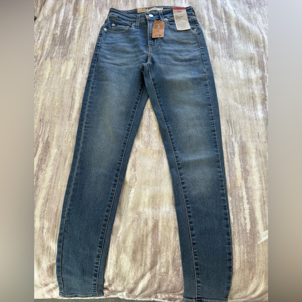 Levi's Women's Medium Blue Skinny Jeans